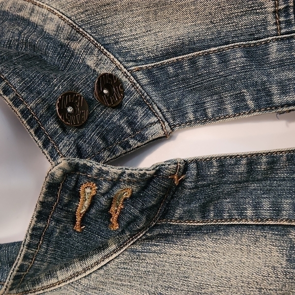 𝅺cropped Distressed Denim Jean Jacket - Picture 4 of 11